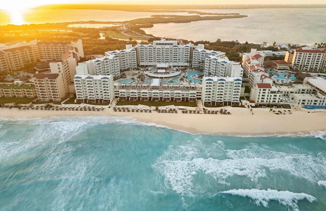 Hilton Cancun Mar Caribe All-Inclusive Resort-1