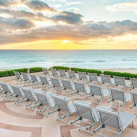 Wyndham Grand Cancun All Inclusive Resort & Villas-2