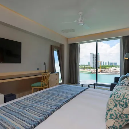 Renaissance Cancun Resort & Marina-2